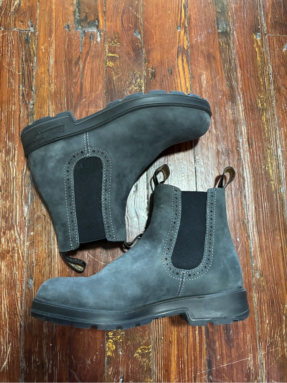 Like new - Blundstone 1630 Women's Originals, Rustic Black, US women’s 8 - Picture 3 of 8